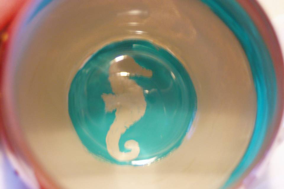 Stemless wine glasses with beach theme