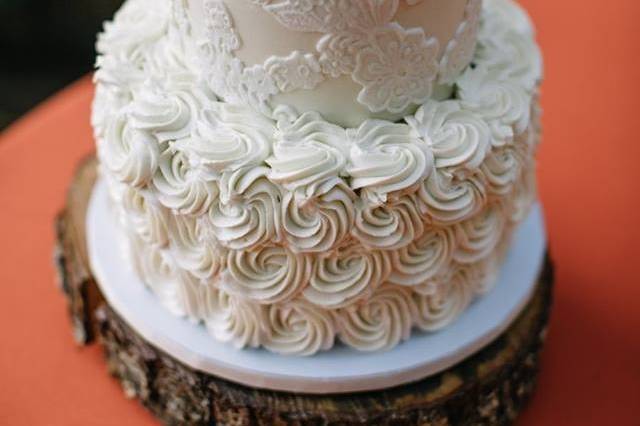 2-tier wedding cake