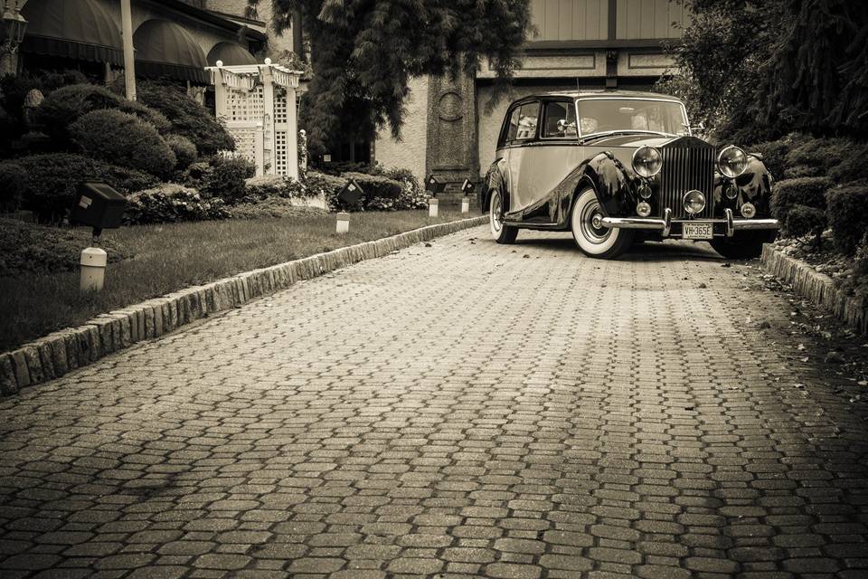 Vintage car for the wedding