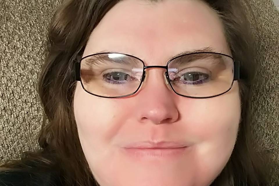 Hi, I'm Tami, your officiant.
