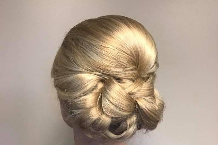 Bridal upstyle by Kim