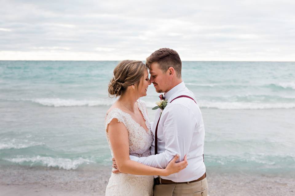 Couple married at Lake MI