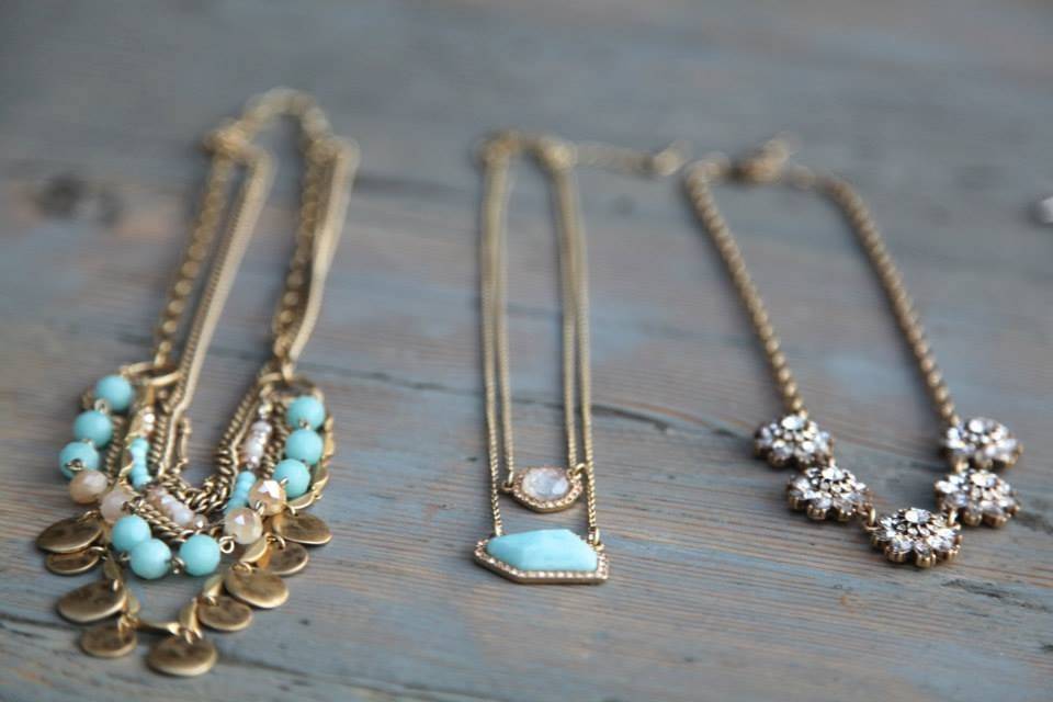 Choosing corresponding jewelry for your Bridesmaids is a snap. Get the look!
jessicafrancis.chloeandisabel.com