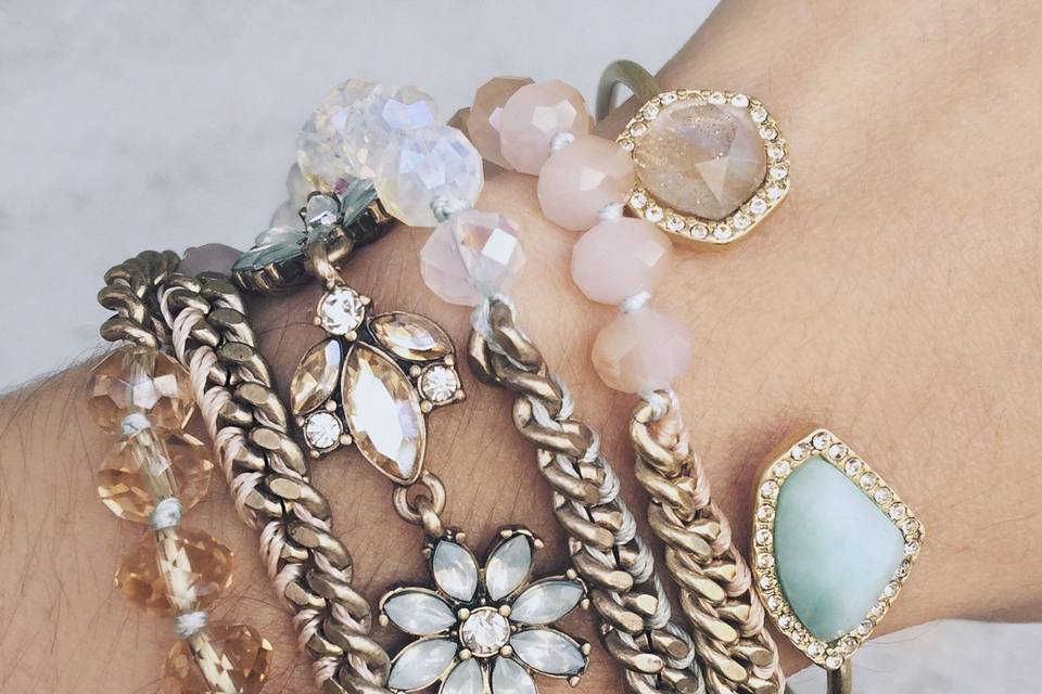 Say thank you! With bracelets and wraps that your bridesmaids will love and with our lifetime warranty, will last a life time.
Get the look!
jessicafrancis.chloeandisabel.com