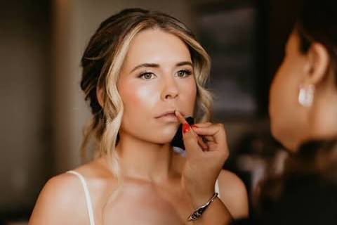 Airbrush bridal makeup
