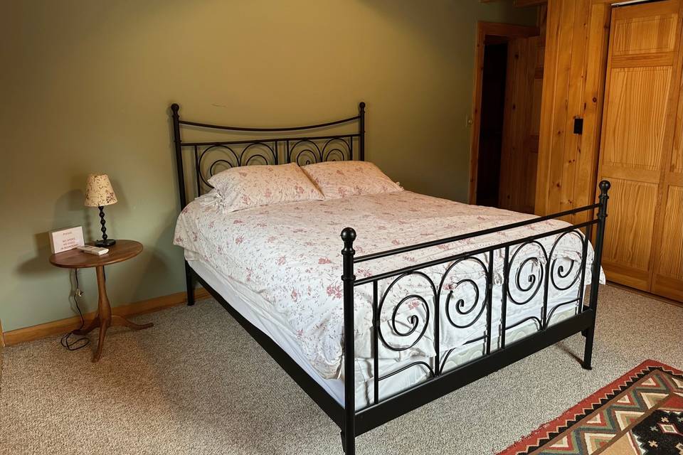 Bedroom with queen bed