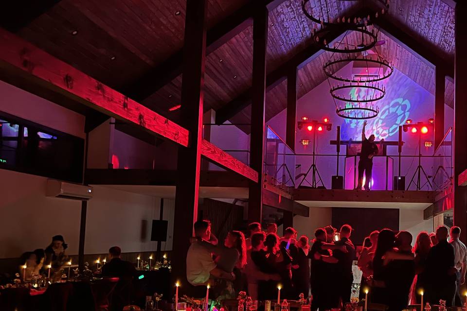 Wedding party dancing dj