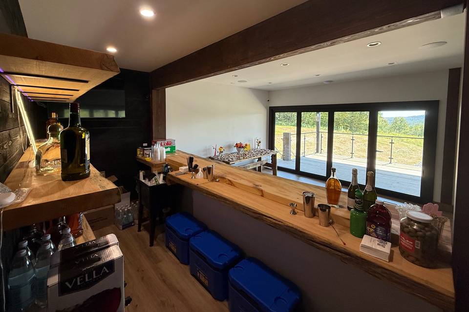 Venue bar live edge