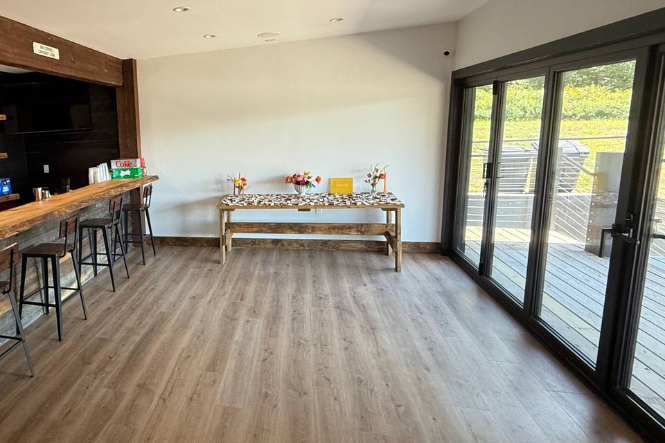 Venue bar live edge