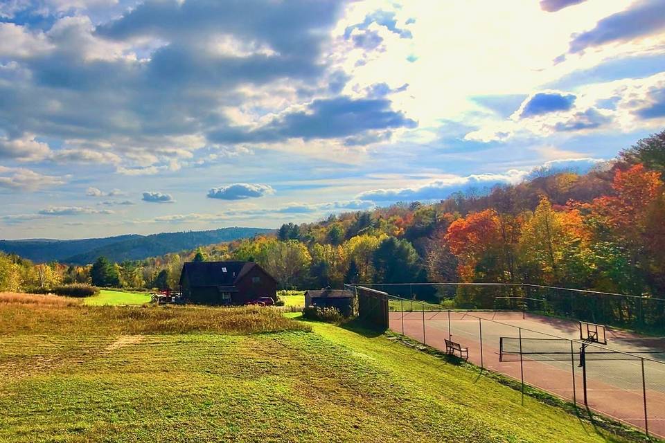 Tennis court mountain ponds