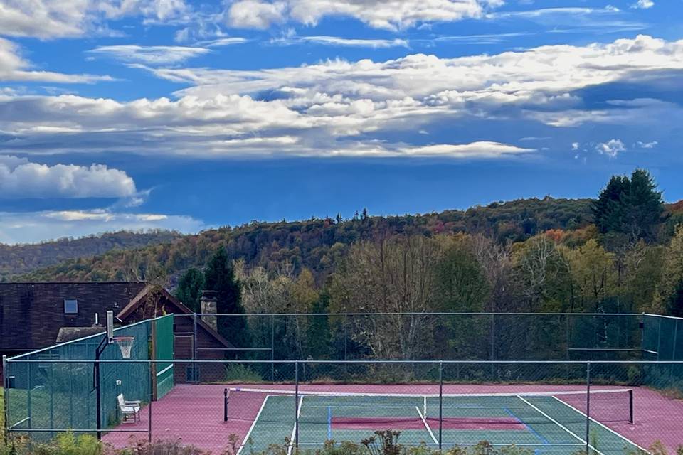 Tennis, pickleball & mountains