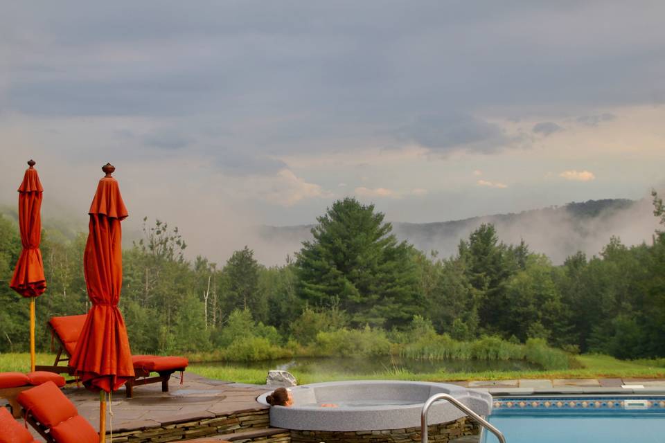 Heavenly soak in hot tub