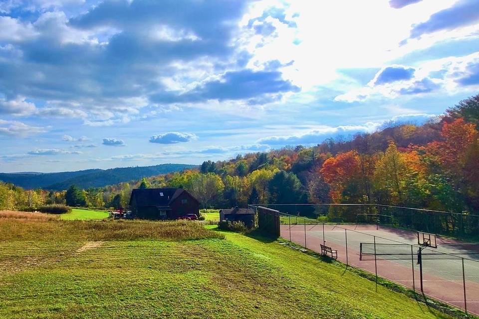 Tennis court mountains