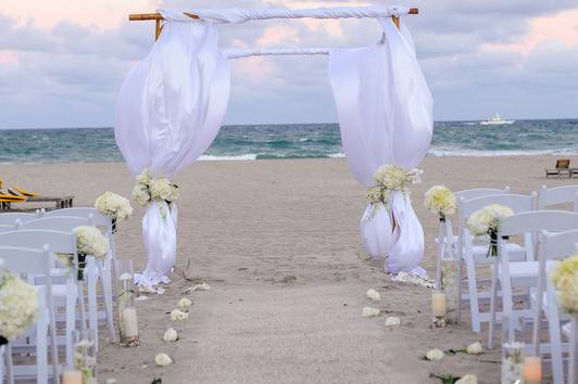 White centerpiece