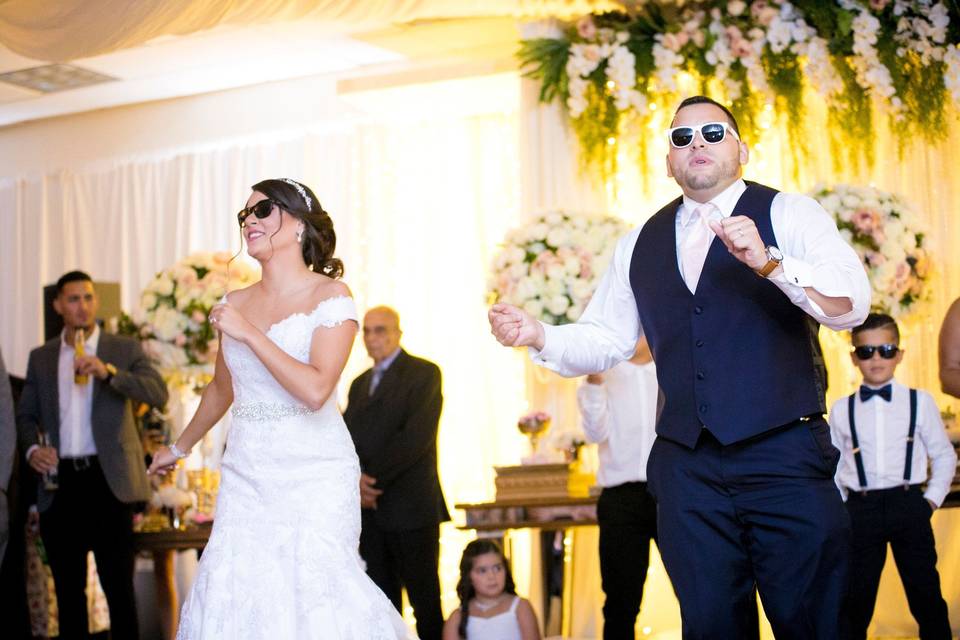 Couple's choreographed first dance