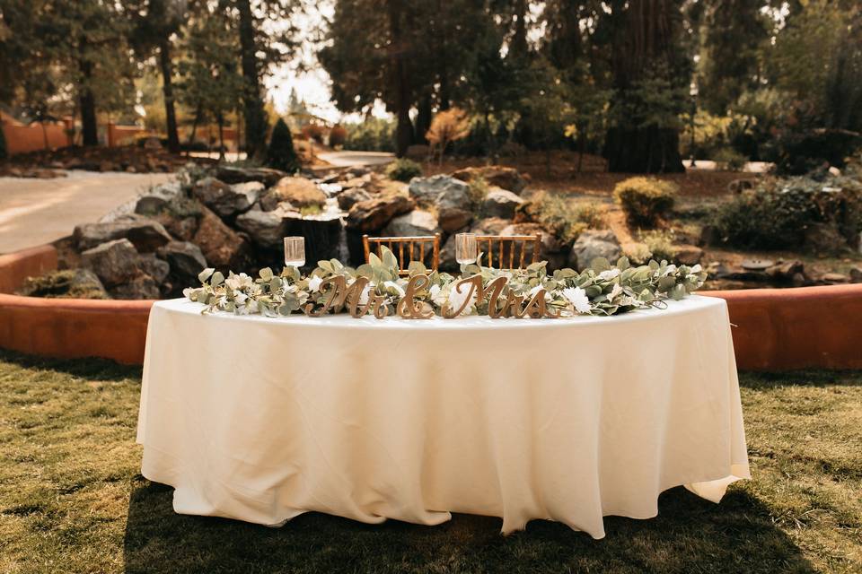 Sweet hart table - lawn