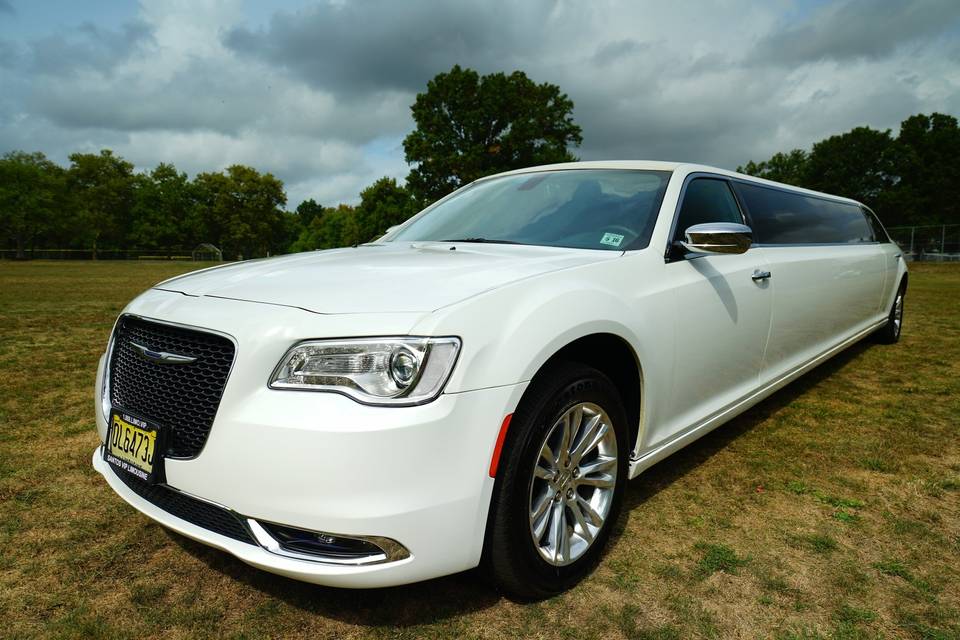 10 passenger chrysler 300 stretch limousine