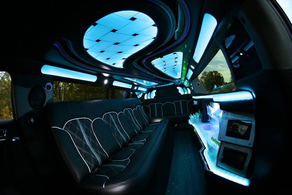 10 passenger Lincoln MKS Stretch Limousine - Interior - Santos VIP Limousine of New Jersey