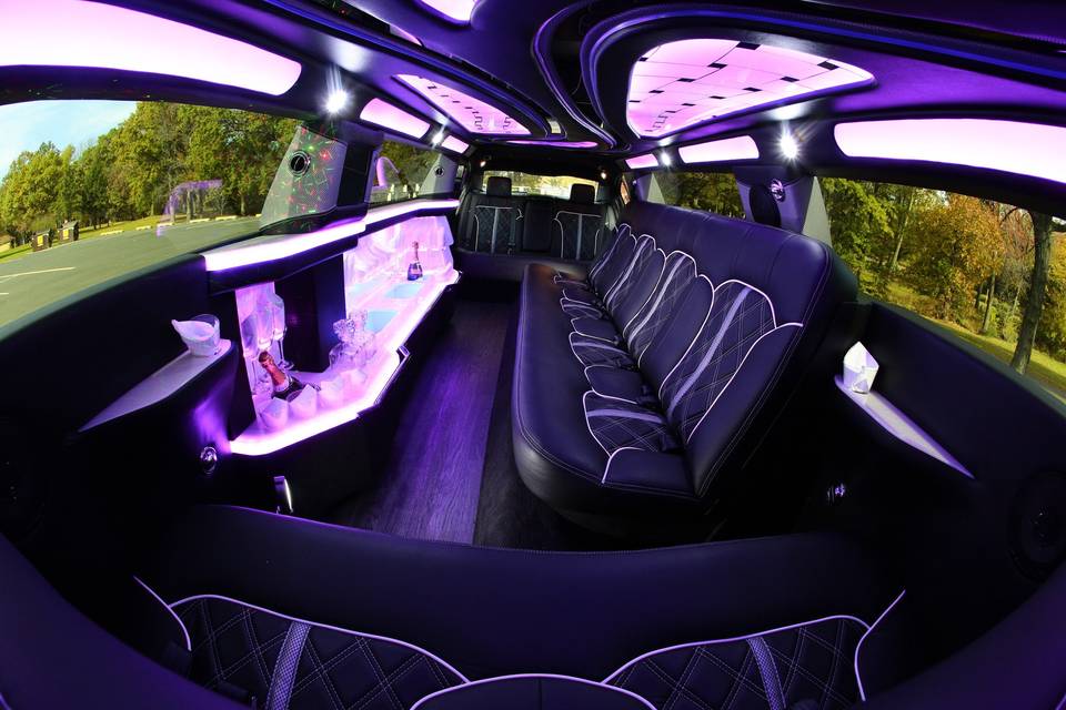 10 passenger Lincoln MKS Stretch Limousine - Santos VIP Limousine of New Jersey