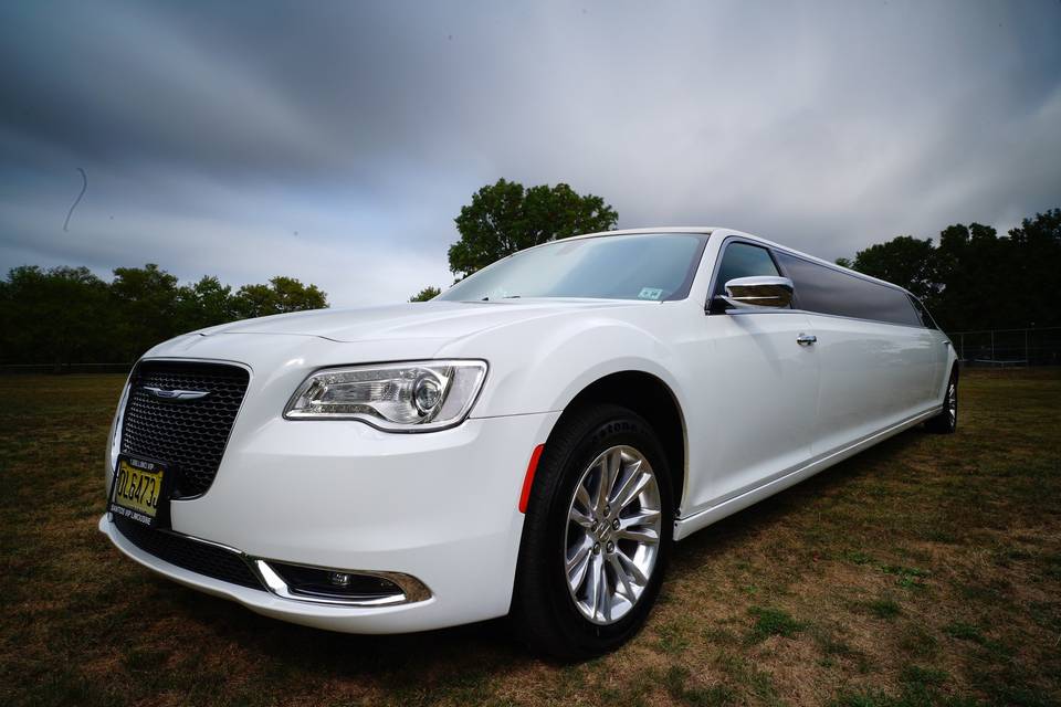 10 Passenger Chrysler 300 Limousine - Santos VIP Limousine of New Jersey