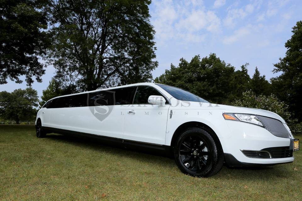 14 Passenger Lincoln MKT Stretch Limousine - Santos VIP Limousine of New Jersey