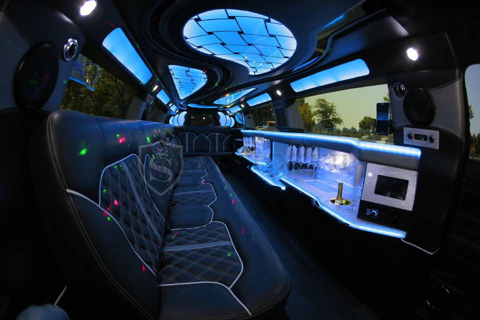 14 Passenger Lincoln MKT Stretch Limousine - Santos VIP Limousine of New Jersey