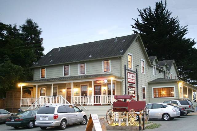 Valley Ford Hotel