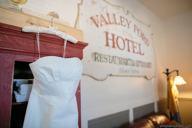 Valley Ford Hotel