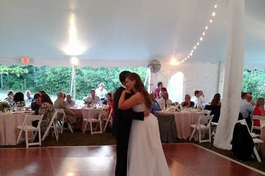 Outdoor wedding first dance