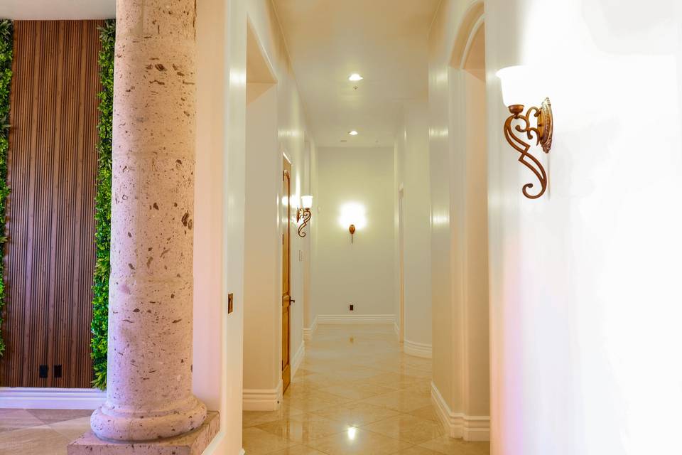 Hall to guest wing