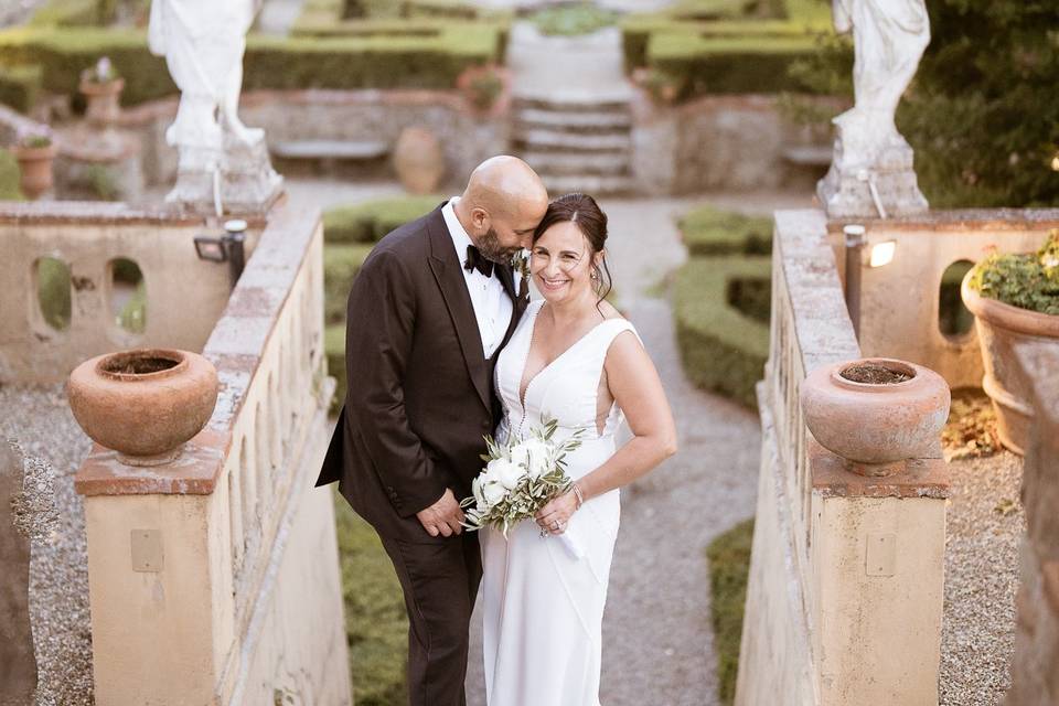 Bacio Wedding in a garden