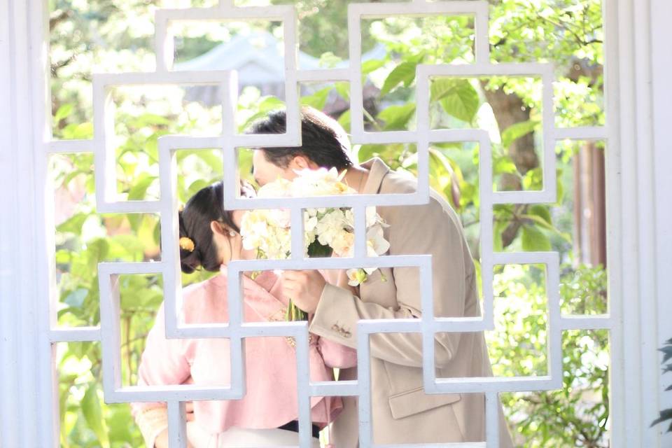 Secret garden kiss