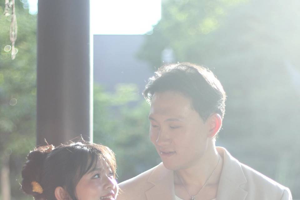 The lovers in pink