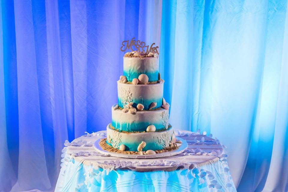 Cake Lighting & Drapery