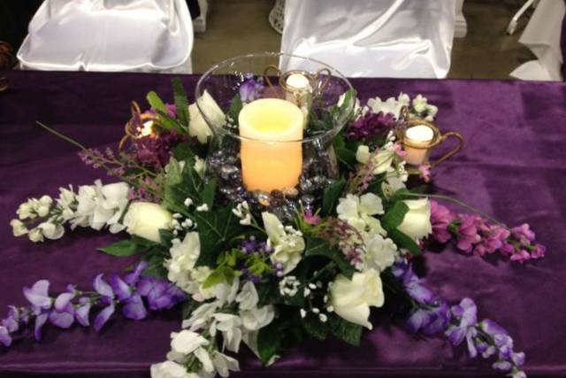 Table floral centerpiece