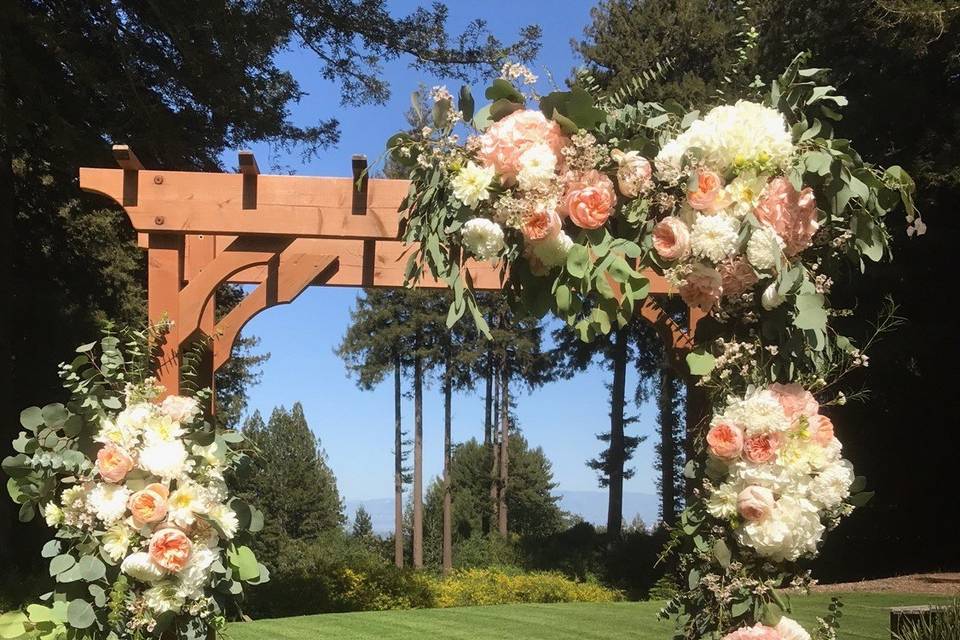 Floral arch decor