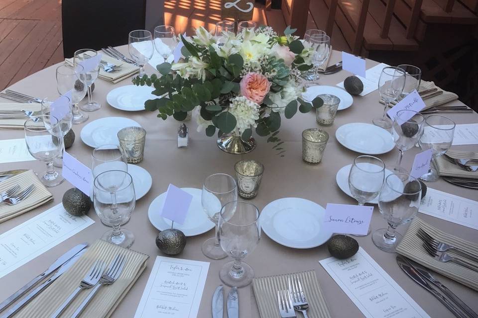 Reception table setting