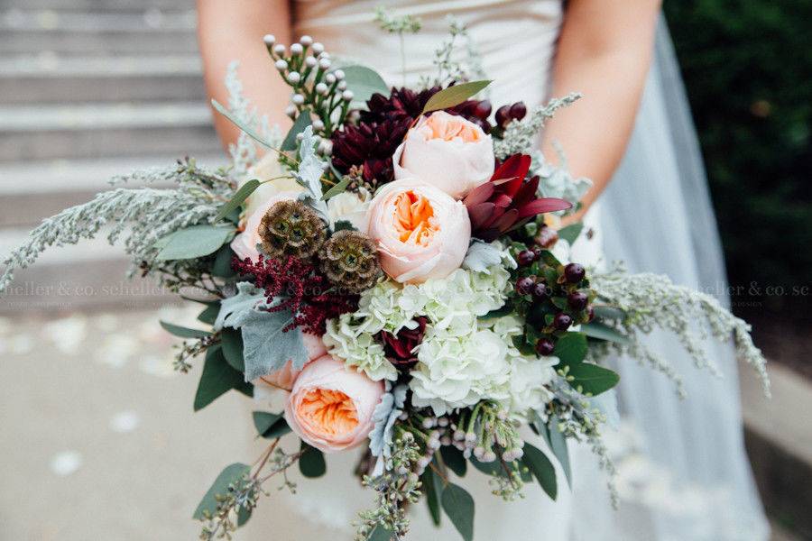 Bridal bouquet arrangement