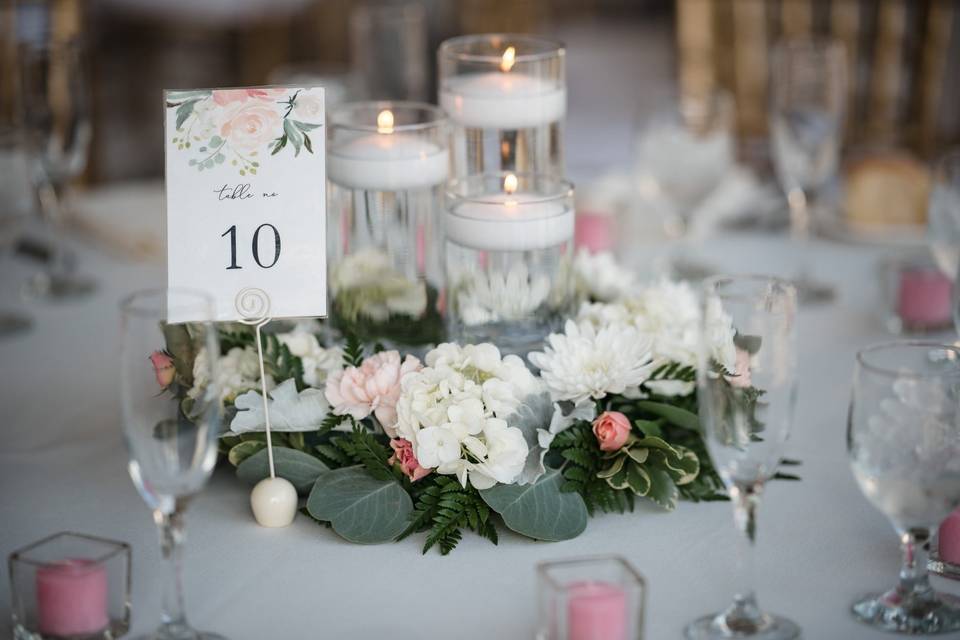 Floating candle centerpieces