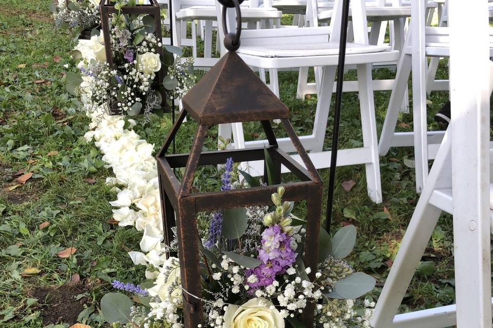 Hanging lantern aisle decor