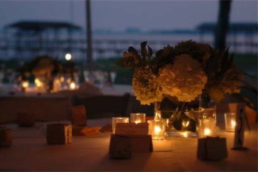 Table setting with centerpiece
