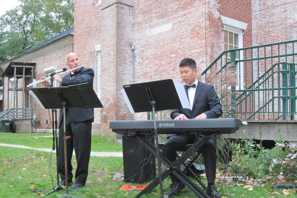 Frank & Joseph
Ceremony
Flute & Piano