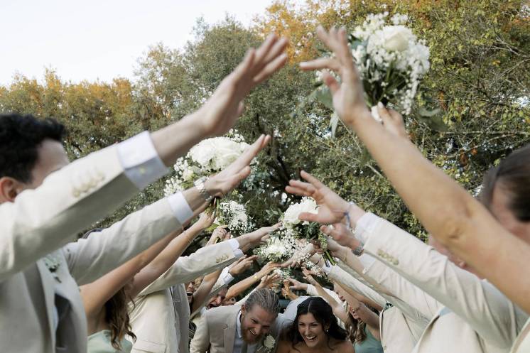 Bridal party tunnel