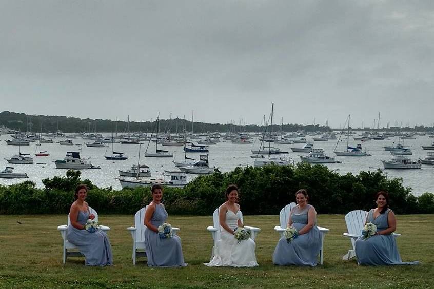 Bride and her bridesmiads