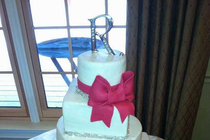 Red bow cake