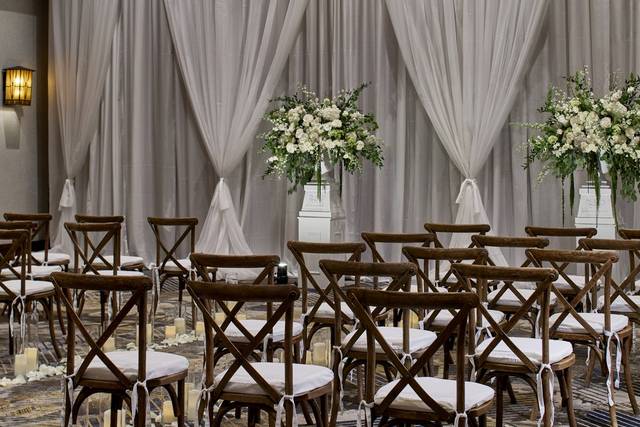 Gorgeous Wedding set-up.