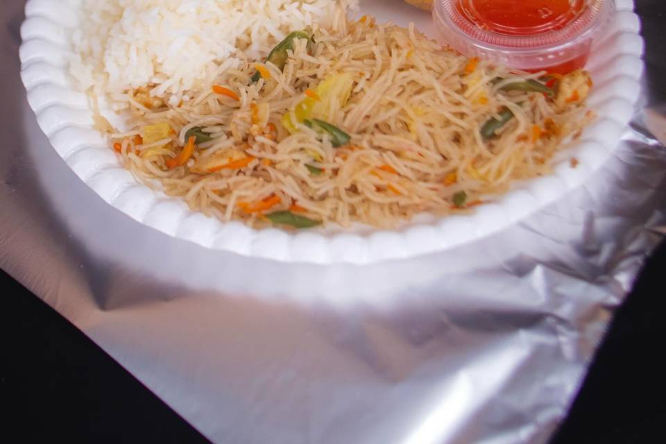 Mama V’s Lumpia