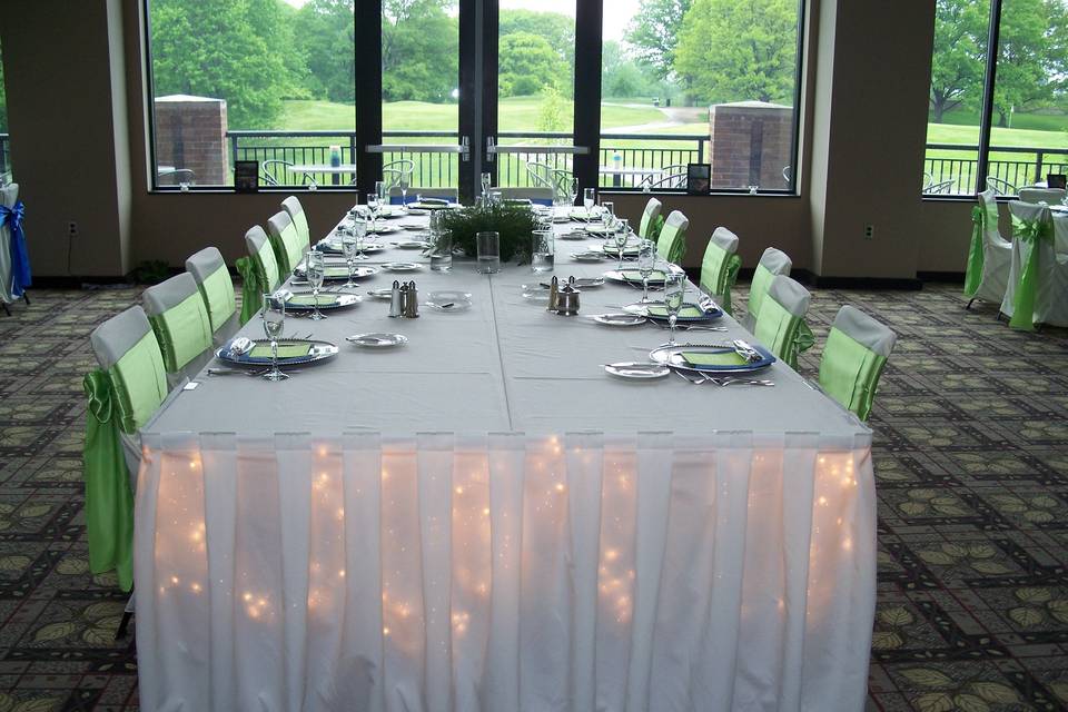 Head table set-up