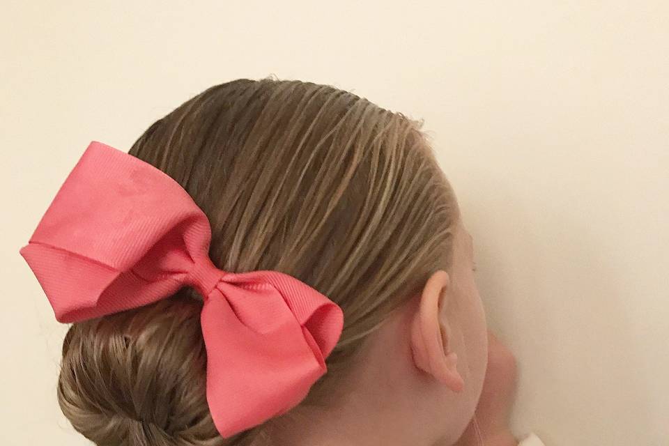 Pink hair bow
