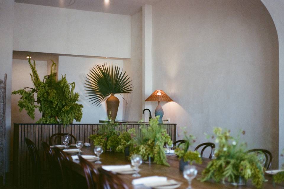 Cueva Private Room Large tabl2